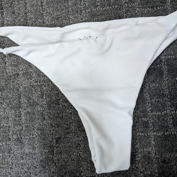 Salt and Coco bikini set - Picture 3 of 11